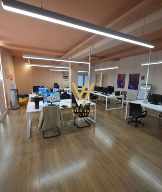 UFFICIO 200 M2 IN AFFITTO A FARKE 2.000 EURO