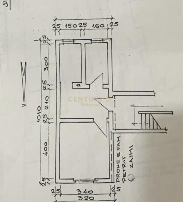 Cam Market - Unit for sale on ground floor by the street with active lease near the Bank of Albania