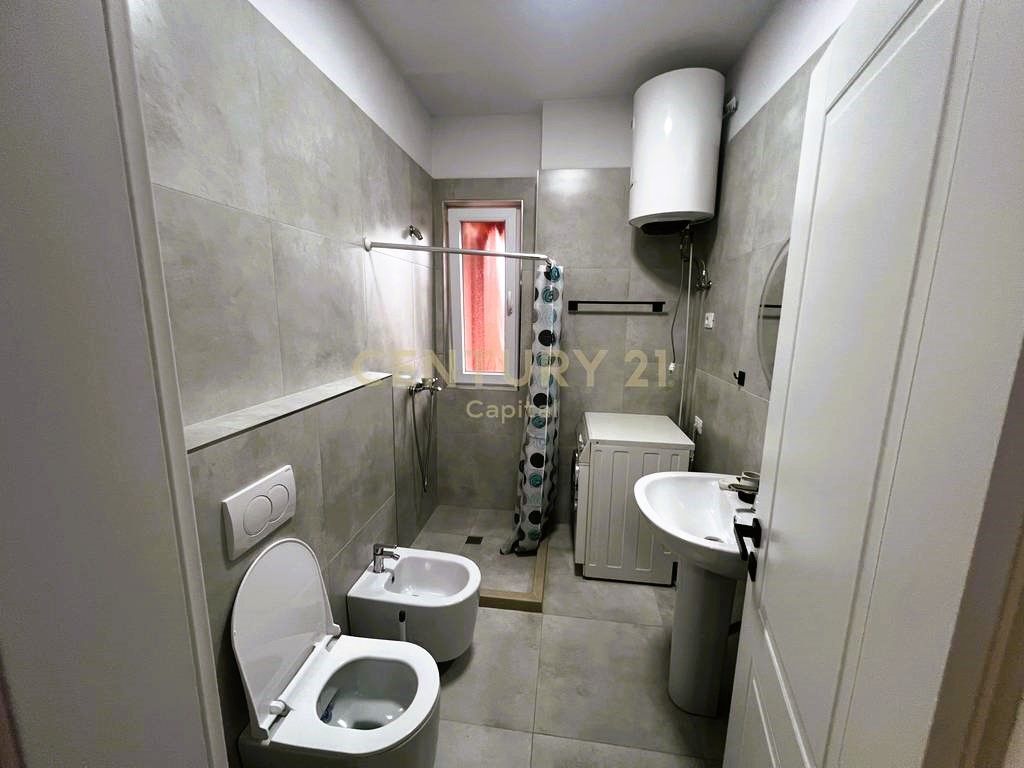 Apartment 1+1+Parking Spot, for rent on “5 Maji” street!

