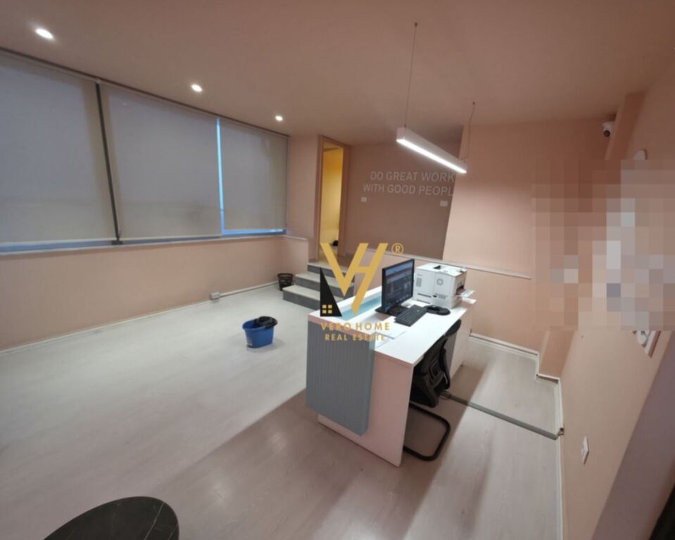 UFFICIO 200 M2 IN AFFITTO A FARKE 2.000 EURO