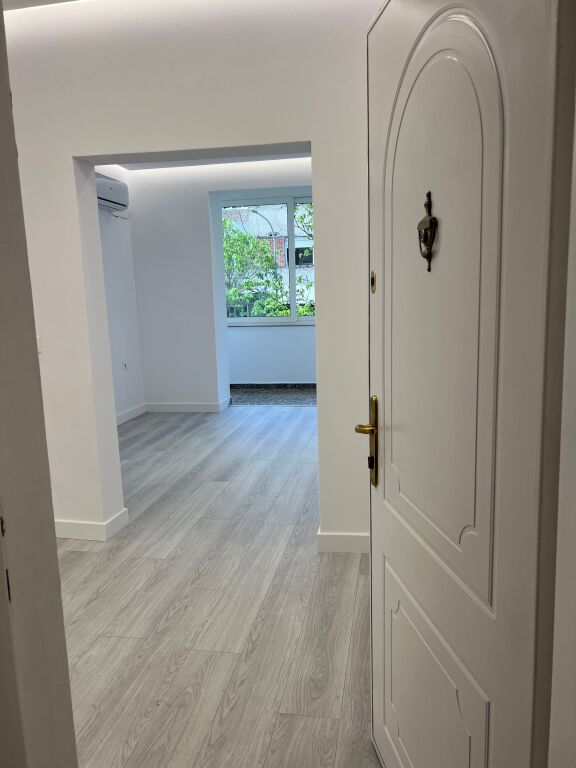 🔥 Jepet me qera ambient komercial 90 m² 📍 Tek Rruga e Barrikadave