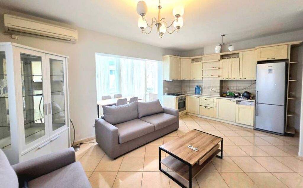 Apartament me qira 2+1+2 , Liqeni i Tiranes, prane Kopshtit Zoologjik