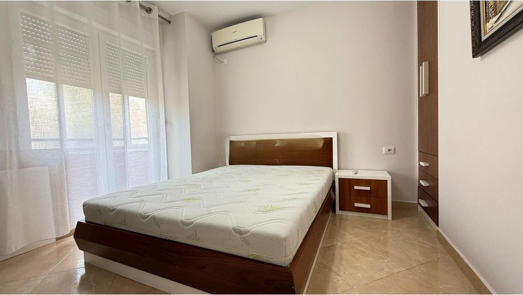 Apartament 2+1 Me Qira Rruga Elbasanit