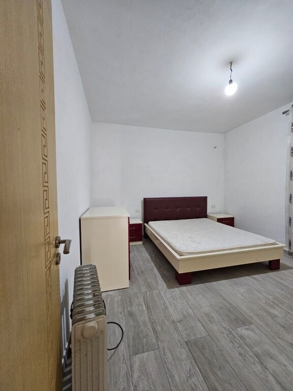 APPARTAMENTO 2+1 IN AFFITTO NELLA ZONA DELLO STADIO, DURAZZO!