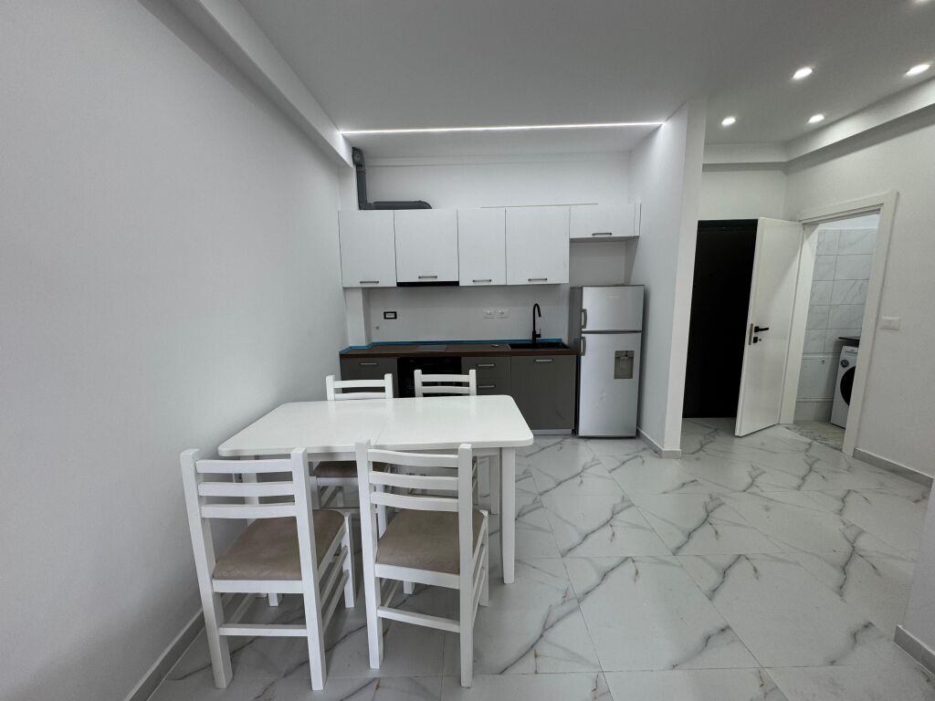 Appartamento 1+1 in vendita edificio esistente 1+1 centro Durazzo