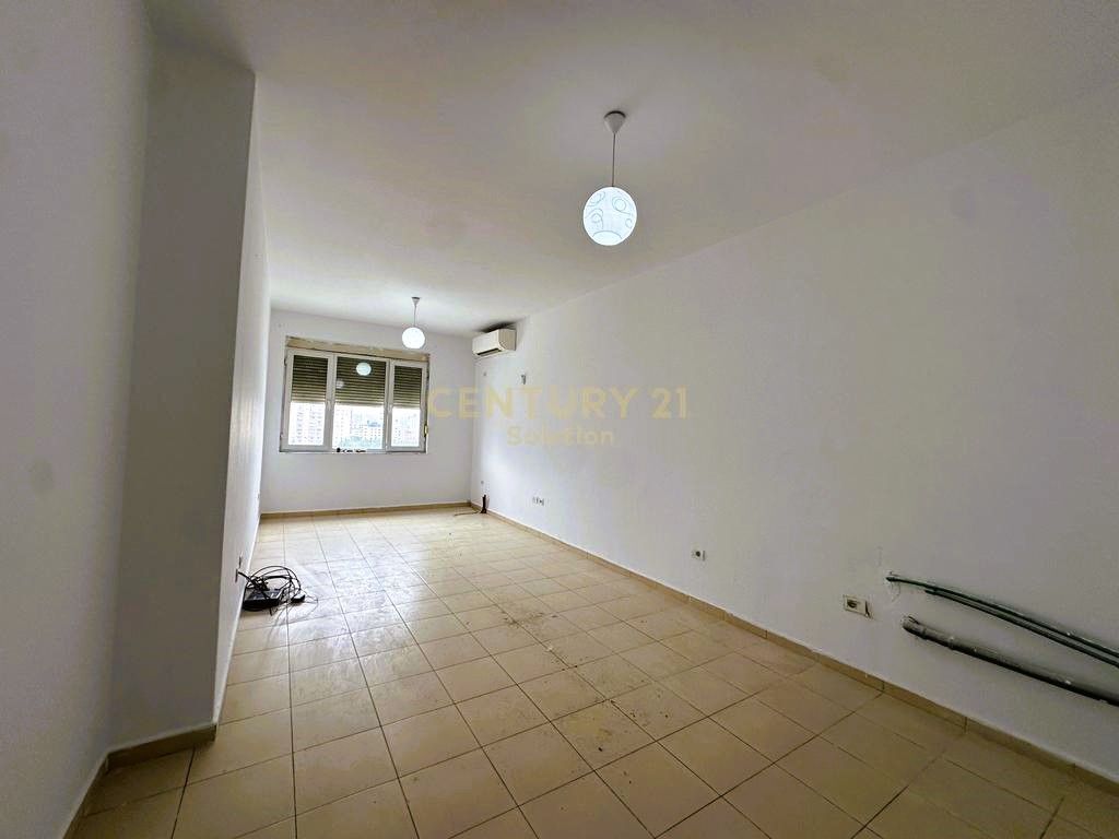 VENDESI APPARTAMENTO 2+1 ALL'ANGOLO DI KAMZA!