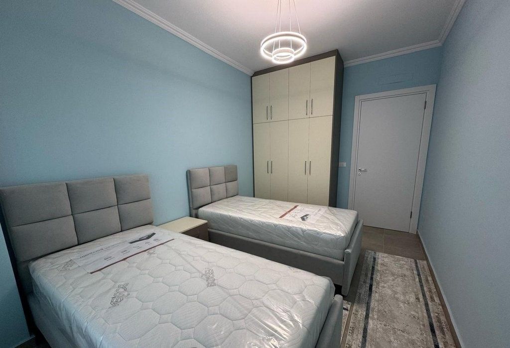Super Apartament 2+1+2, prane Statcionit te Trenit, fillimi Bulevardit te Ri!