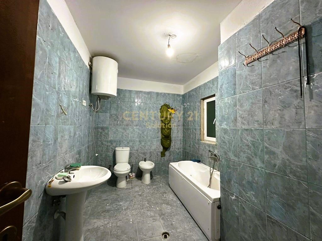 VENDESI APPARTAMENTO 2+1 ALL'ANGOLO DI KAMZA!