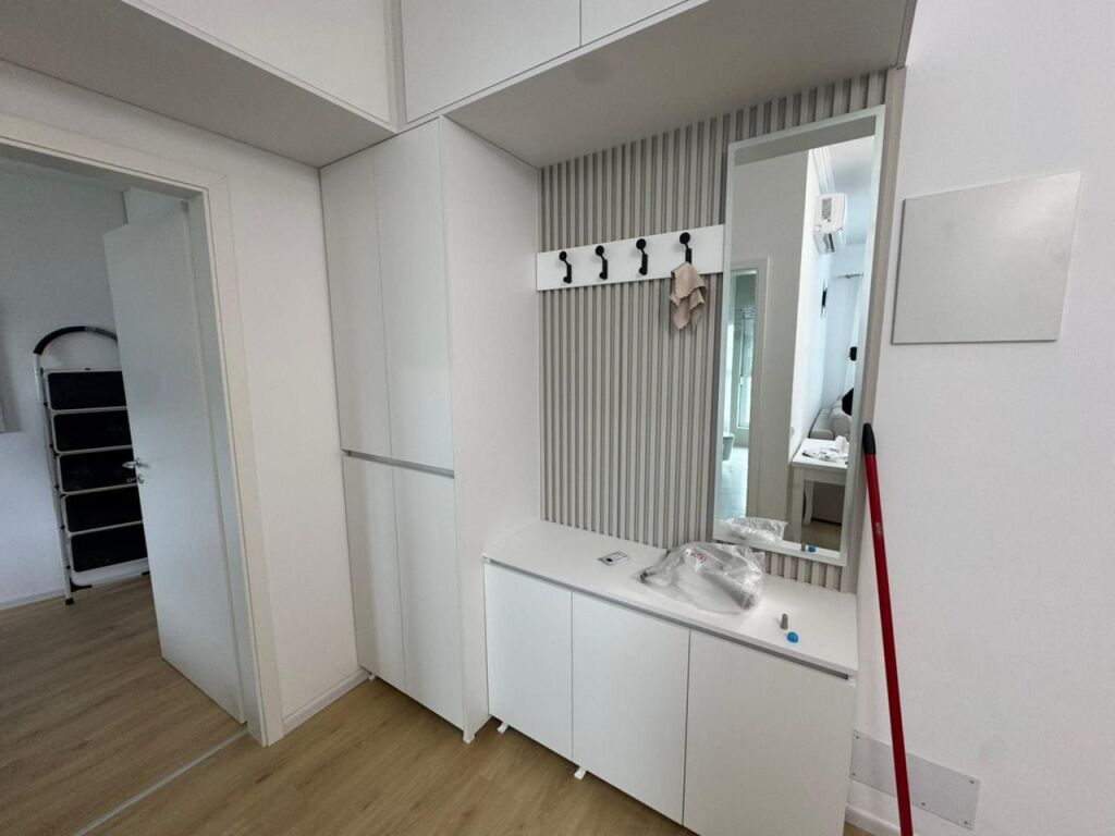 Apartment 1+1 for rent  Address: Ali Demi Kadiu Complex  5th Floor  Furnished Price: 40000 leke