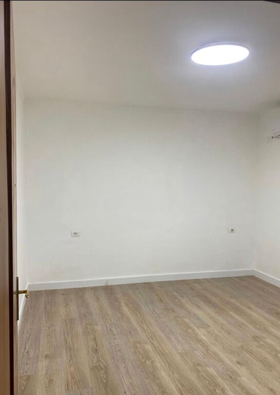 MONOLOCALE/UFFICIO IN AFFITTO 300 EURO