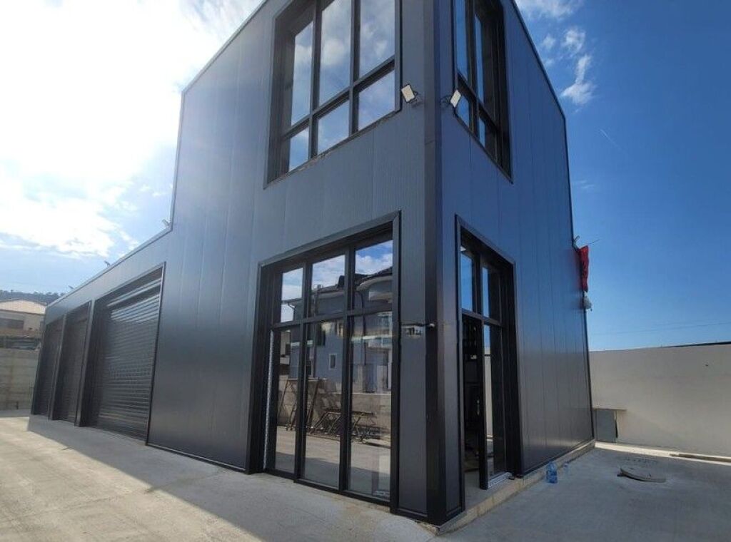 Capannone in affitto a Kashar, vicino a Top Channel 3.000 € /Mese