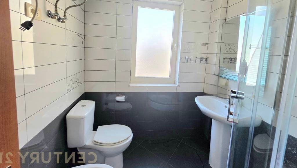 Apartament me qira 2+1+2 , Liqeni i Tiranes, prane Kopshtit Zoologjik
