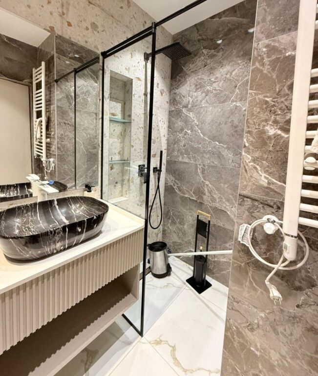 Luxury 2+1 Apartment for Rent at the Tirana Lake!