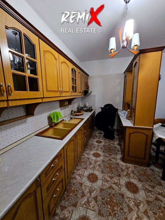 FOR RENT 2ND FLOOR OF A VILLA NEAR SKËNDERBEU CANTEEN, DURRËS