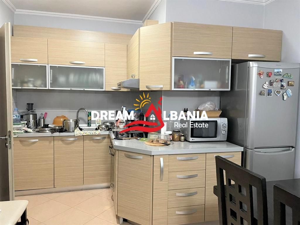 Appartamento 1+1 in affitto in via Mine Peza vicino alla Procura del distretto a Tirana (ID 4211889)