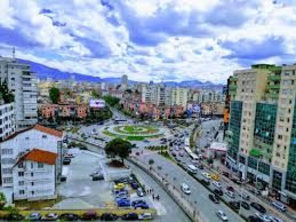 🏡 Locale commerciale in affitto a Zogu i Zi piano 0