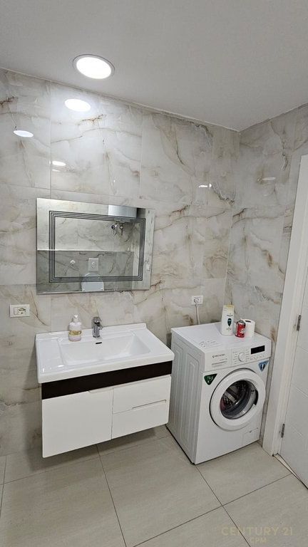 APPARTAMENTO 1+1 IN AFFITTO – “9 PIANI”, CENTRO DI TIRANA!