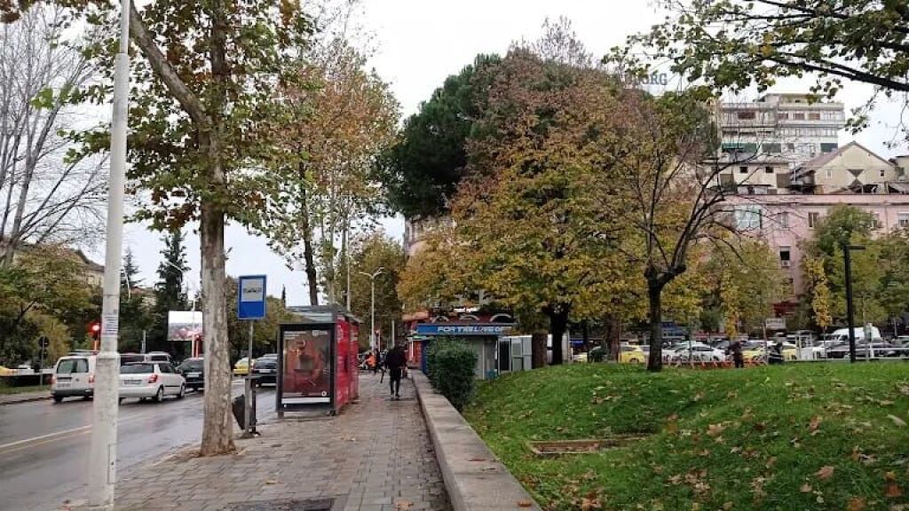 LOCALE COMMERCIALE IN VENDITA A SHALLVARET 500.000 EURO