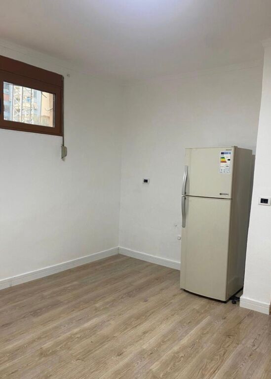 MONOLOCALE/UFFICIO IN AFFITTO 300 EURO