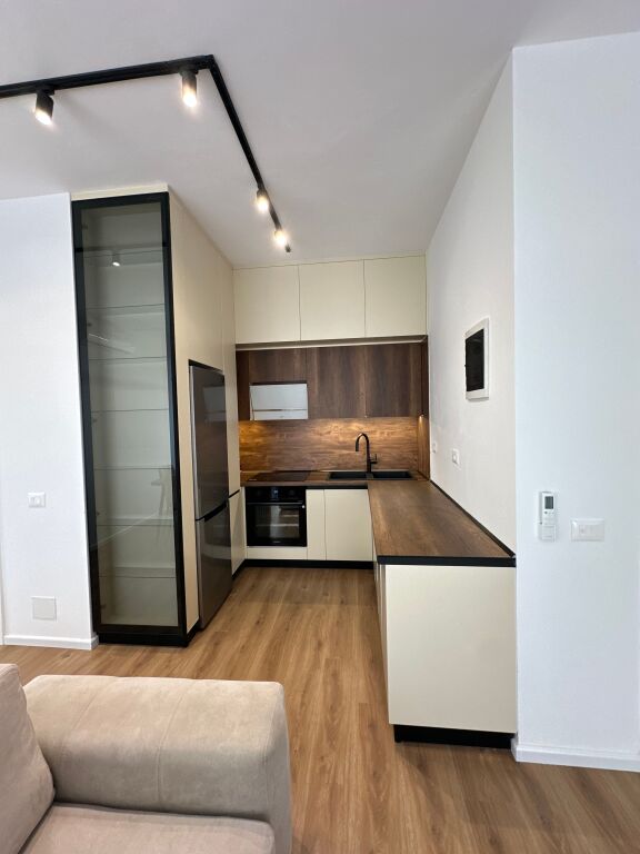 Appartamento 1+1 in affitto, Complesso Kadiu 45000 lek/mese