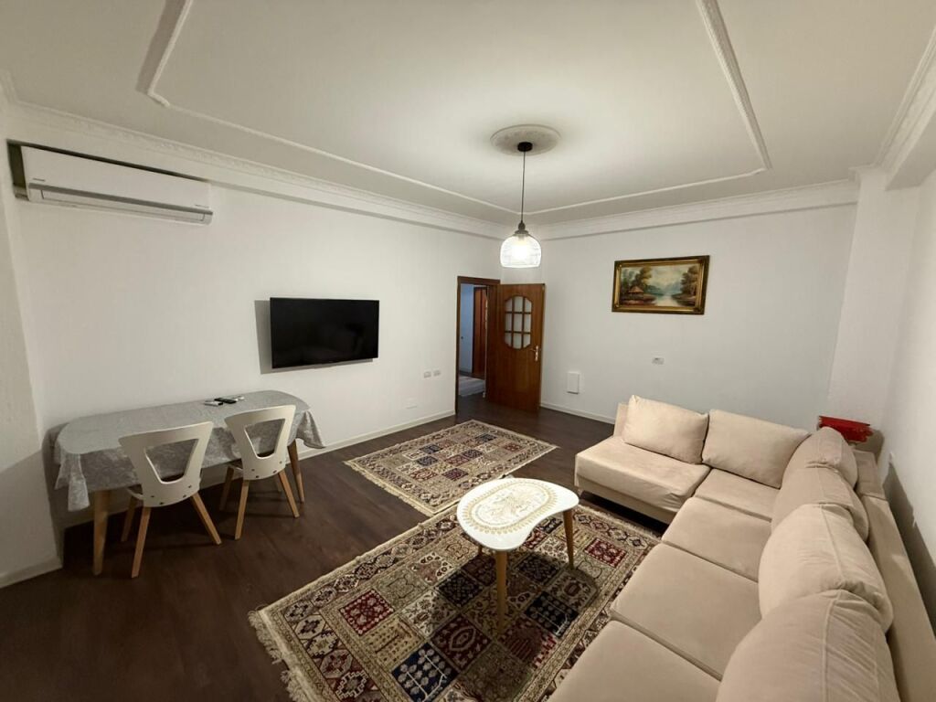 📣 AFFITTO Appartamento 2+1 📍 Via "Don Bosko" ✨  🏢 Costruzione Esistente 🪜 2° Piano (Senza Ascensore) 📐 Superficie 85 m2 🛋️ Arredato  💶 Prezzo 55.000 Leke/Mese
