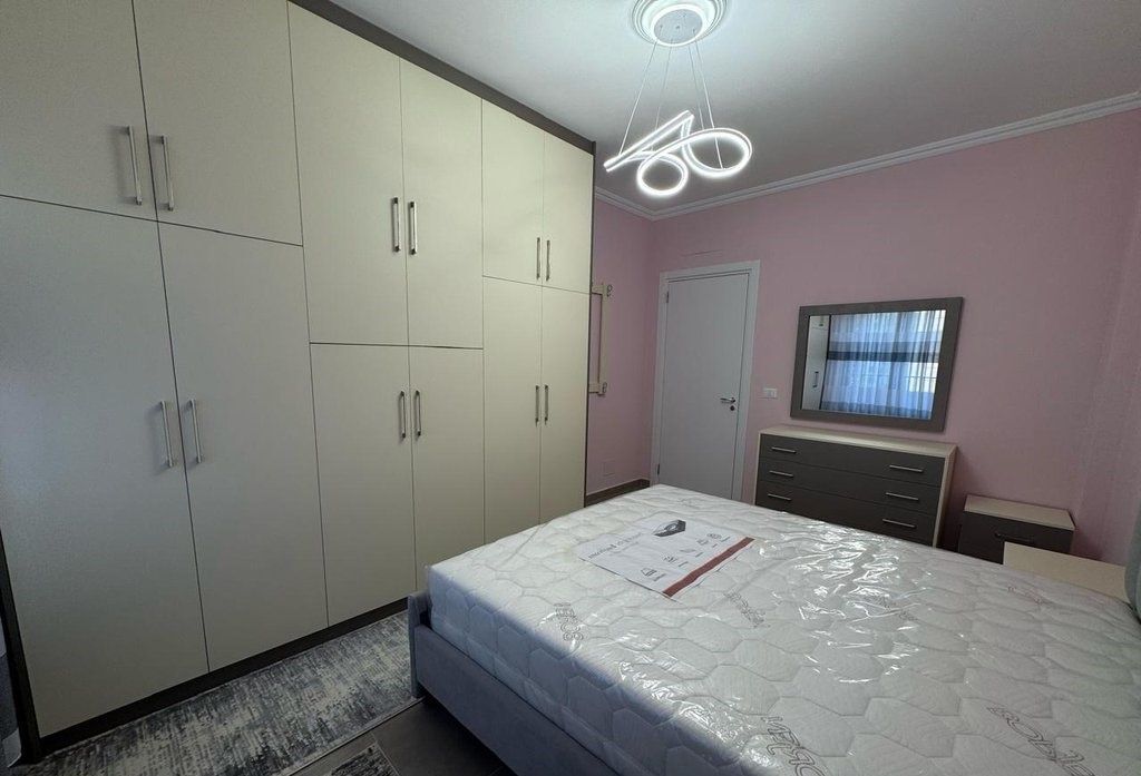 Super Apartament 2+1+2, prane Statcionit te Trenit, fillimi Bulevardit te Ri!