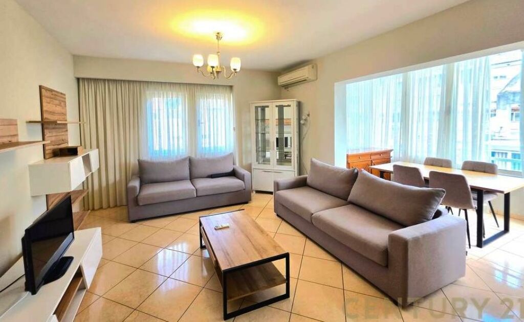 Apartament me qira 2+1+2 , Liqeni i Tiranes, prane Kopshtit Zoologjik