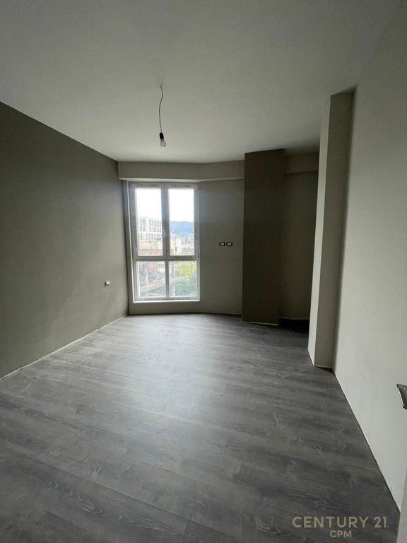 SHITET APARTAMENT 3+1+2 TEK KOMUNA E PARISIT, BEGA07