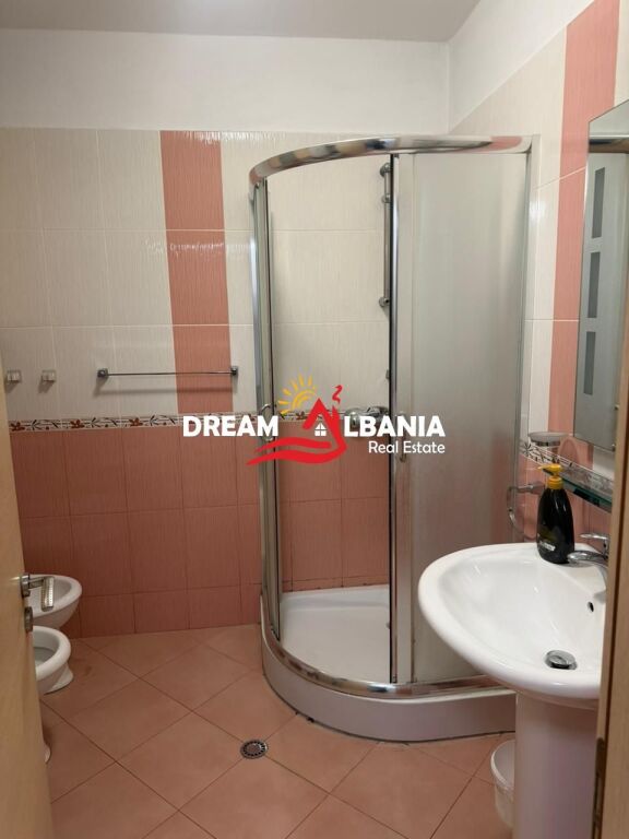 Appartamento 1+1 in affitto in via Mine Peza vicino alla Procura del distretto a Tirana (ID 4211889)