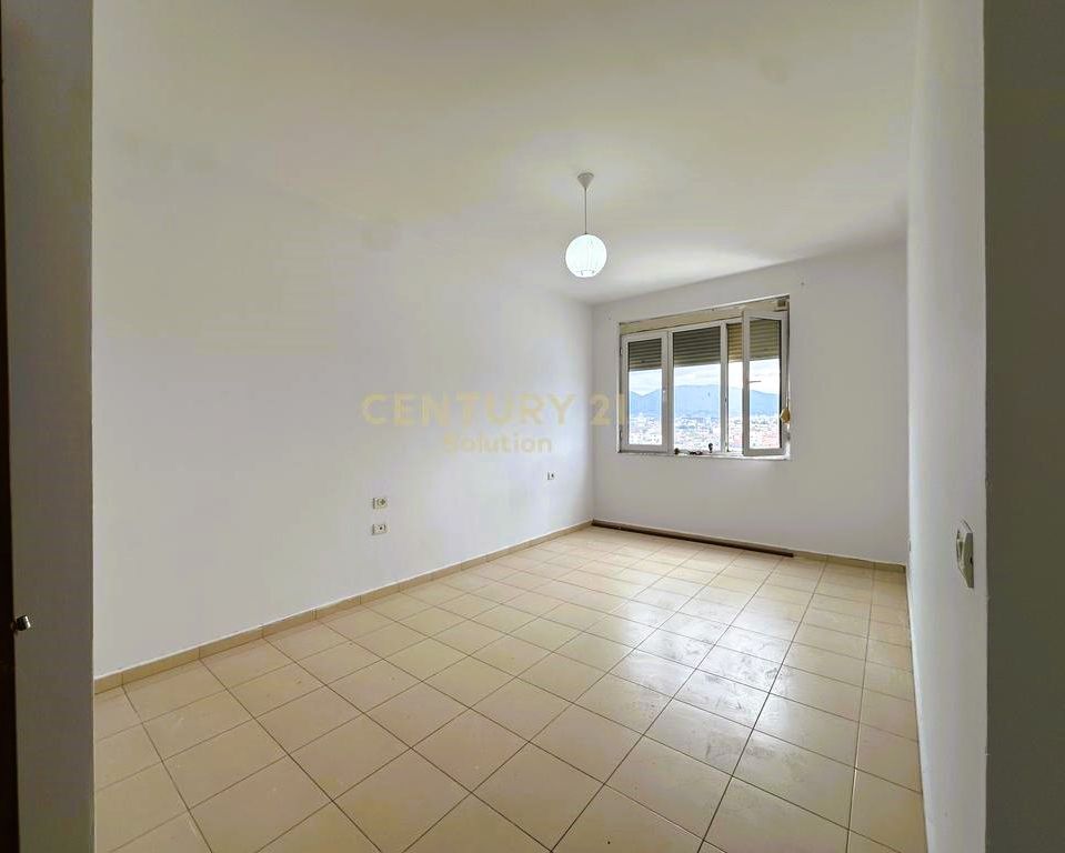 VENDESI APPARTAMENTO 2+1 ALL'ANGOLO DI KAMZA!