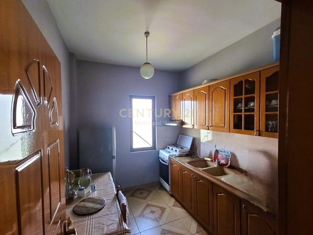 Shitet apartament 2+1, Don Bosko, përballë Gjykatës Administrative!