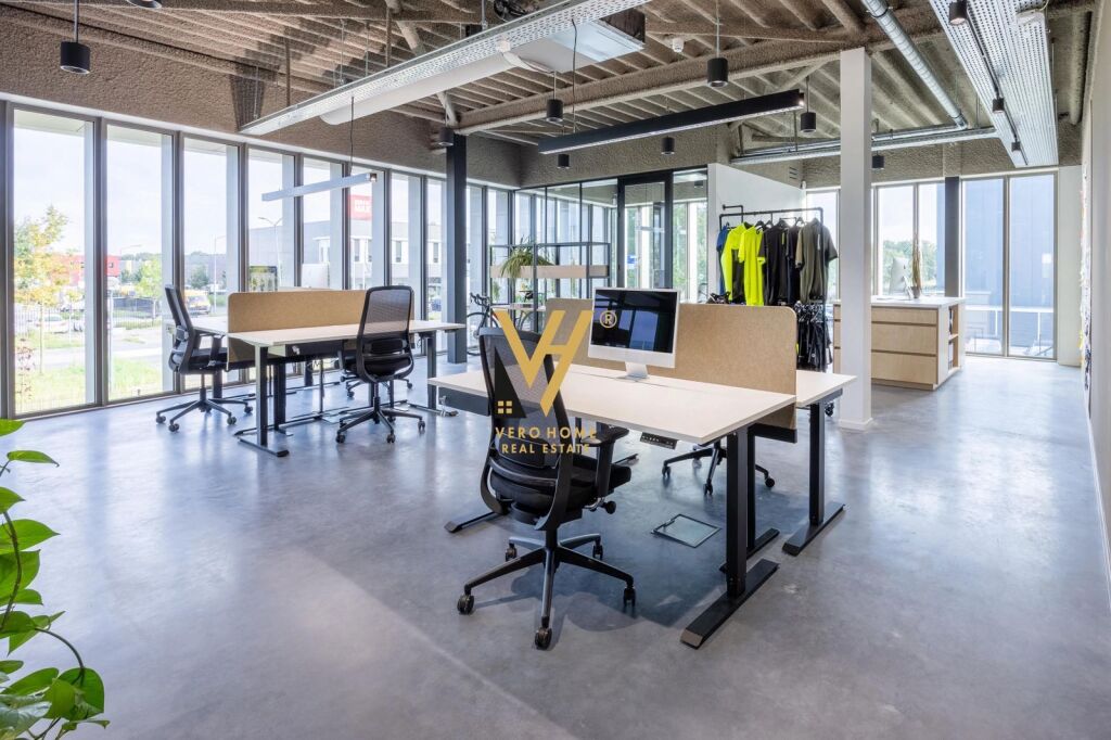 OFFICE 300 M2 FOR RENT AT CASA ITALIA 2,500 EURO