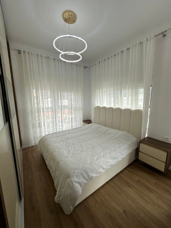 Appartamento 1+1 in affitto, Complesso Kadiu 45000 lek/mese