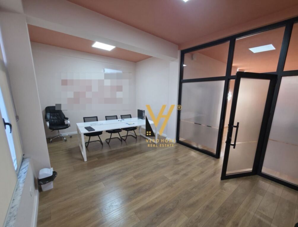 UFFICIO 200 M2 IN AFFITTO A FARKE 2.000 EURO