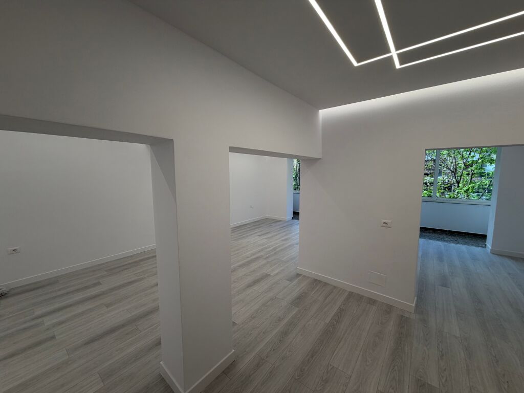 🔥 Jepet me qera ambient komercial 90 m² 📍 Tek Rruga e Barrikadave