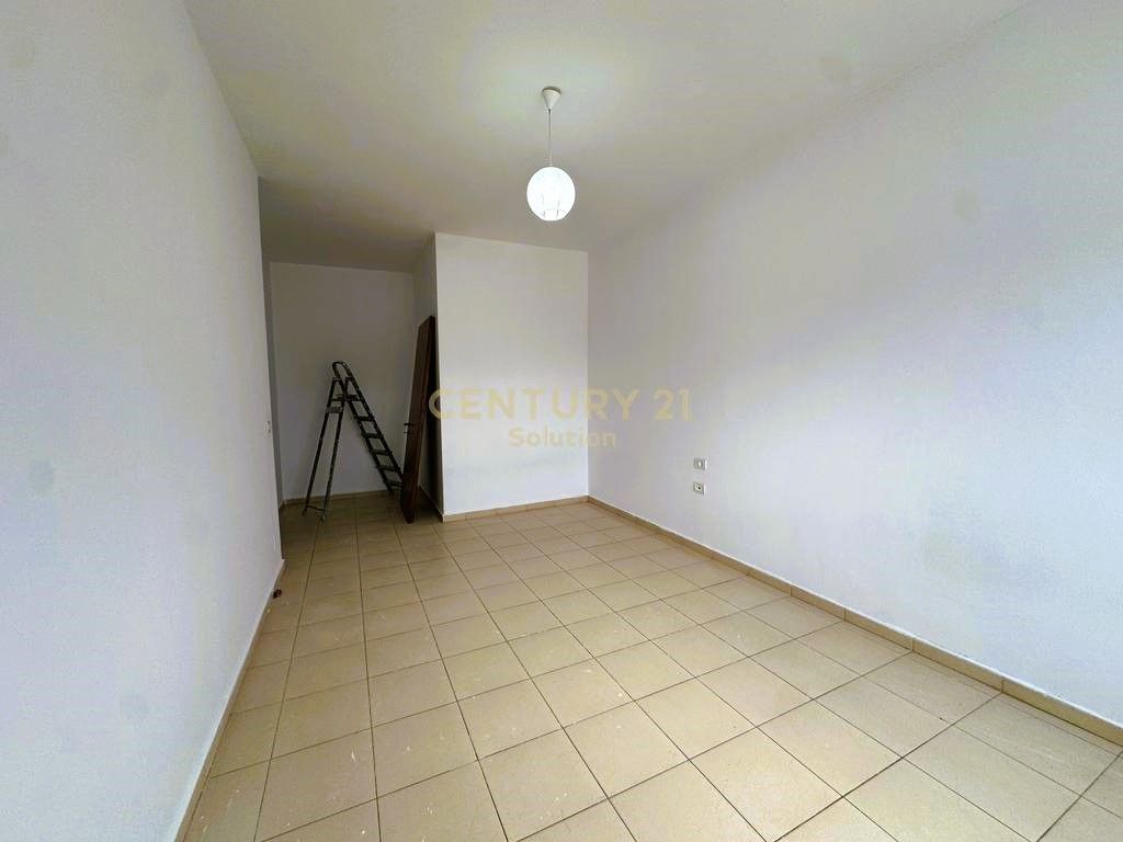 VENDESI APPARTAMENTO 2+1 ALL'ANGOLO DI KAMZA!