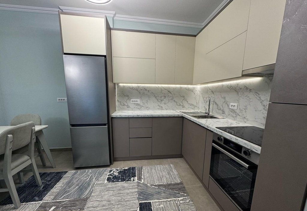 Super Apartament 2+1+2, prane Statcionit te Trenit, fillimi Bulevardit te Ri!