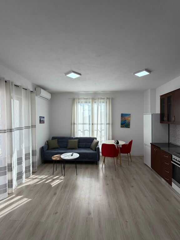 Qera: Apartament 1+1  Kati5  📍vila l ,Astir. Cmimi:38.000 leke