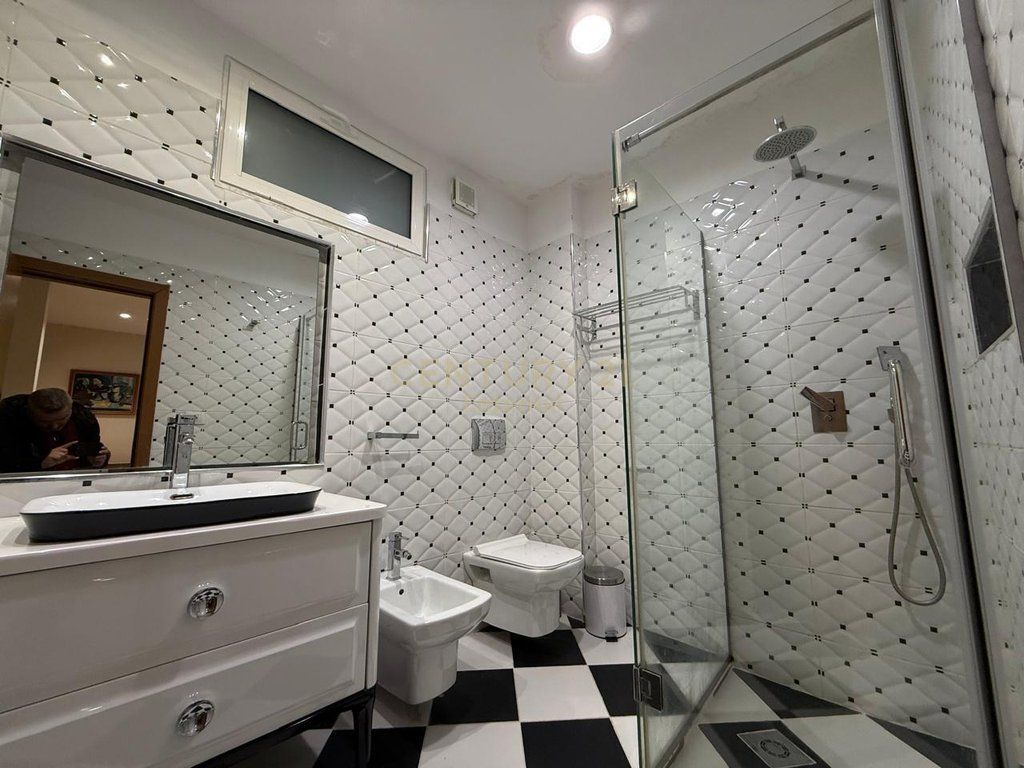 Appartamento di lusso 2+1+2 in vendita in via Mine Peza