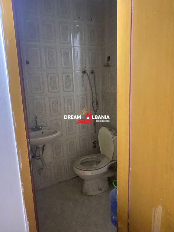 Shop/Office/Studio for sale in the Lapraka area on Dritan Hoxha Street in Tirana (ID 4171621)