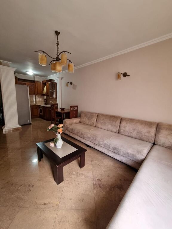 📣 AFFITTO Appartamento 1+1 📍 Vicino al Liceo "Petro Nini Luarasi" ✨   🏢 Nuova Costruzione  🪜 8° Piano (Con Ascensore)  🛋️ Completamente Arredato   💶 Prezzo 60.000 Leke/Mese