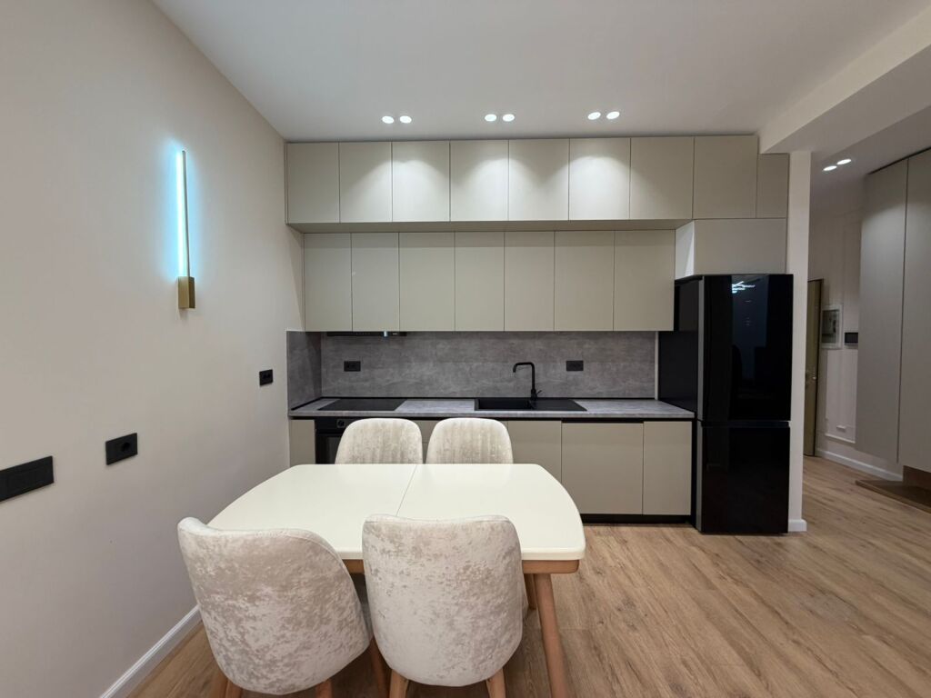 Apartament 1+1+Parking per qira tek Golden Park Residence tek Stadiumi Air Albania.