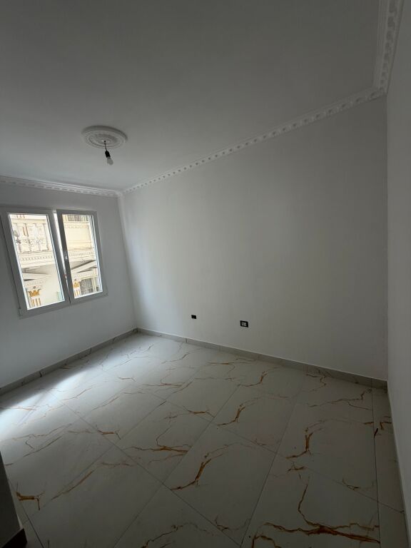 Vendesi 2+1 Spiaggia 120000€