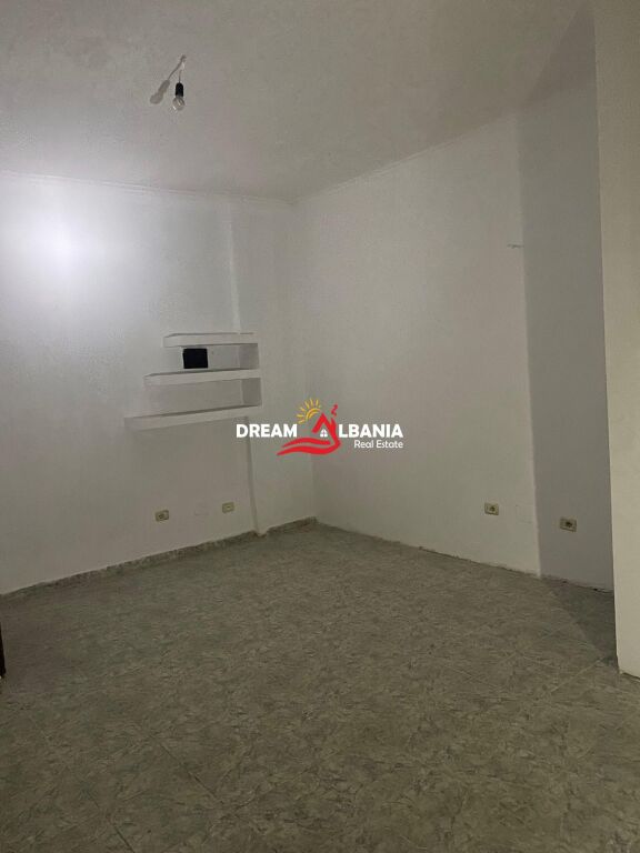 Shop/Office/Studio for sale in the Lapraka area on Dritan Hoxha Street in Tirana (ID 4171621)