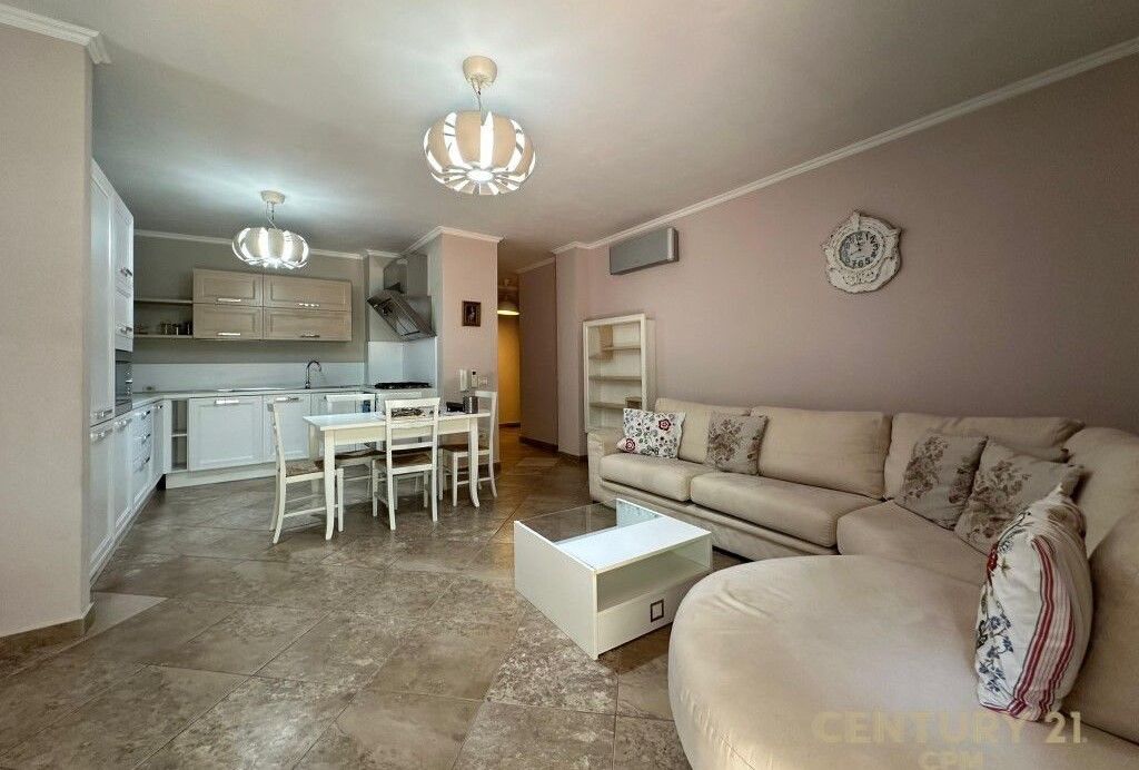 Affittiamo Appartamento 2+1+2+ Posto Auto Vicino al Lago Secco