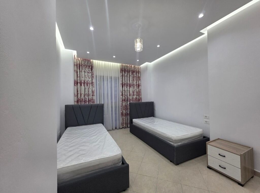 Super 2+1+2, Bohem Bar Astir 600 mila lek