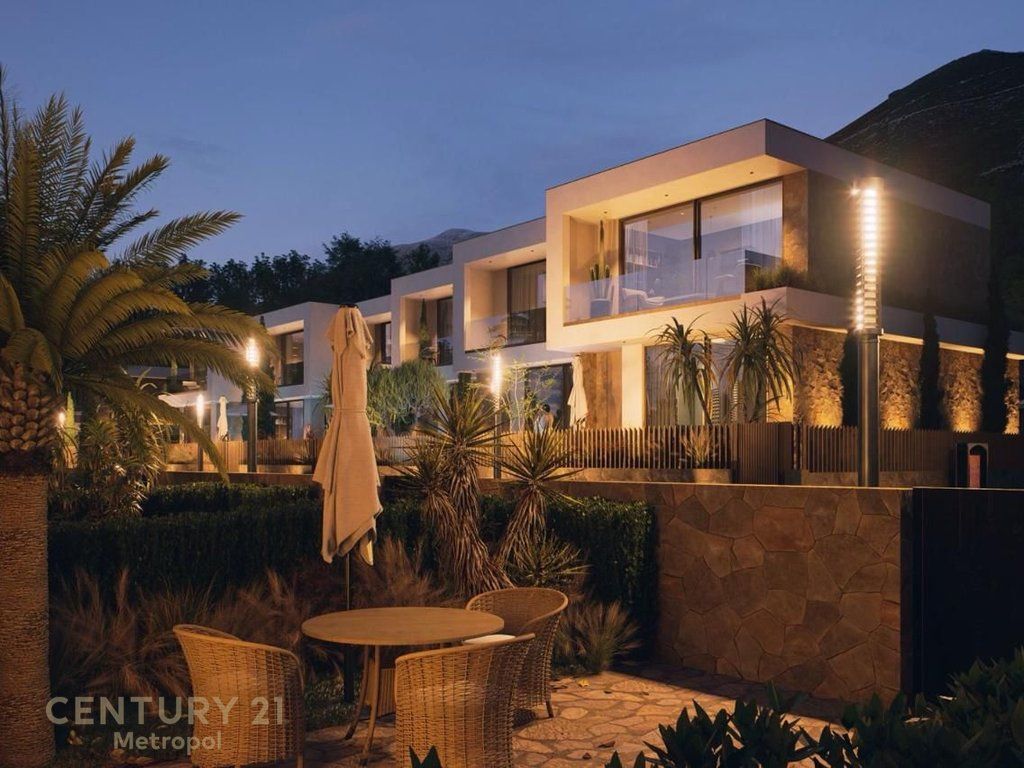VILLA CON PISCINA IN VENDITA A DHERMI! 750.000 €