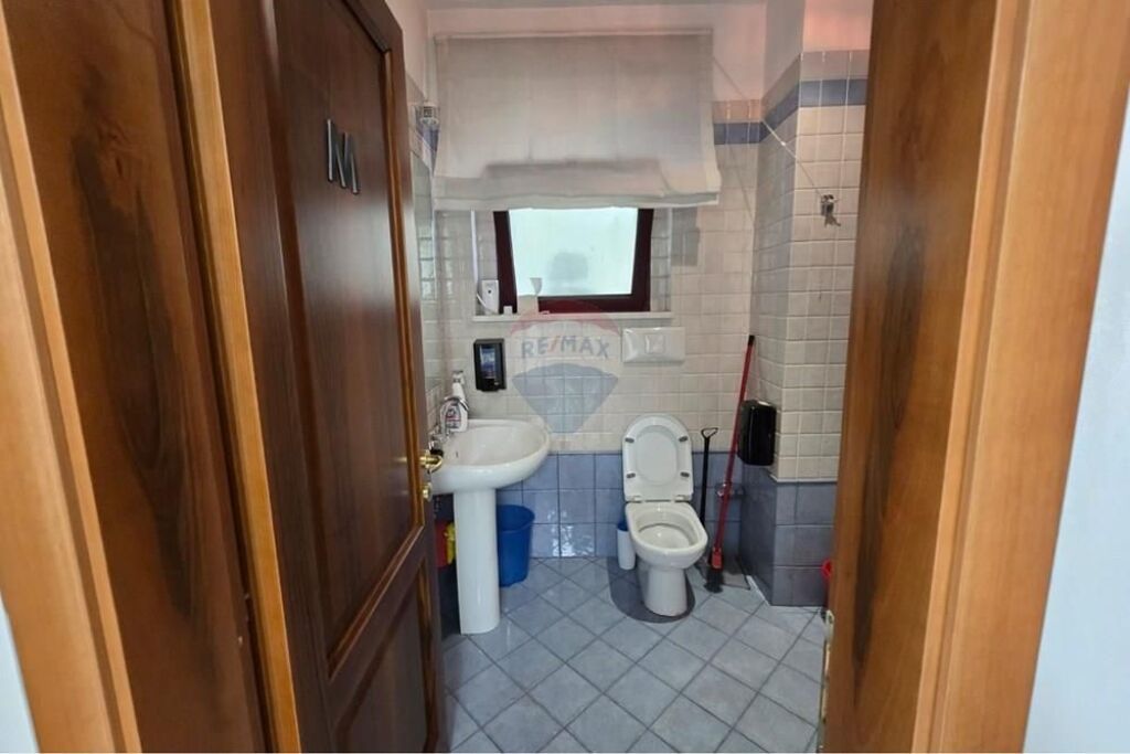 Rent - Office in the center of Tirana