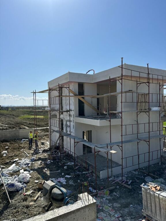 VILLA FOR SALE IN LALZ BAY !   300,000 €