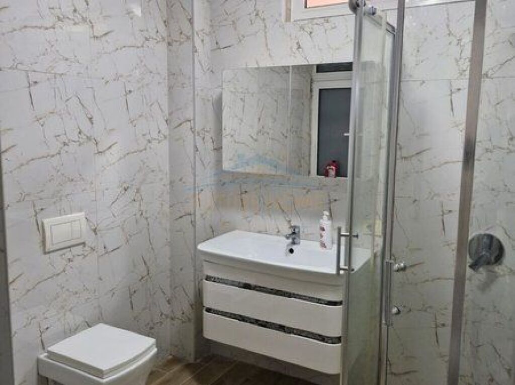 In vendita, Appartamento 3+1+2, Porcelan, Tirana